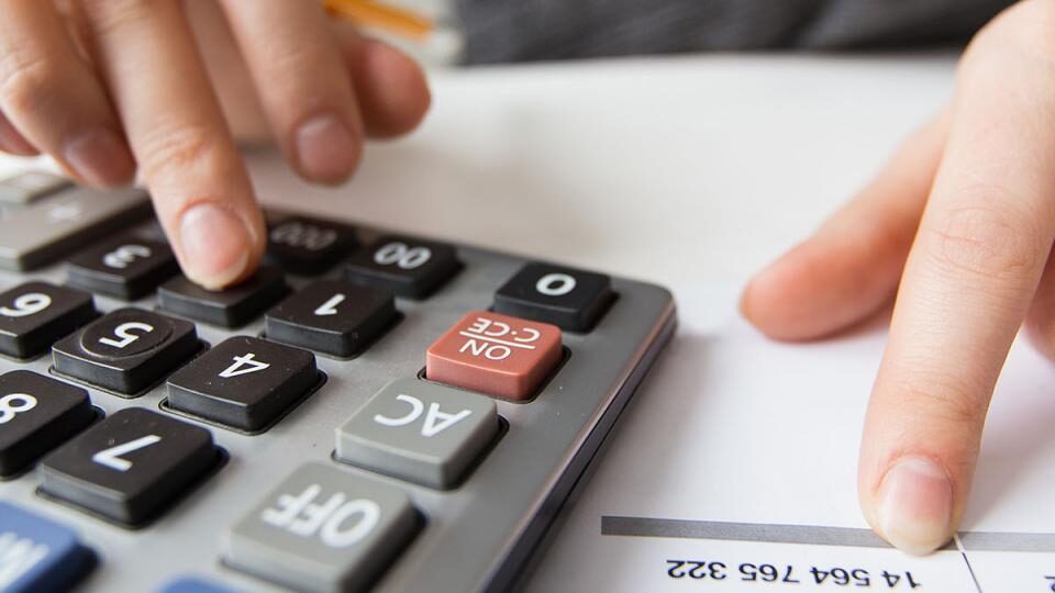 Is It Mandatory to Use Professional Accounting Services in Dubai?